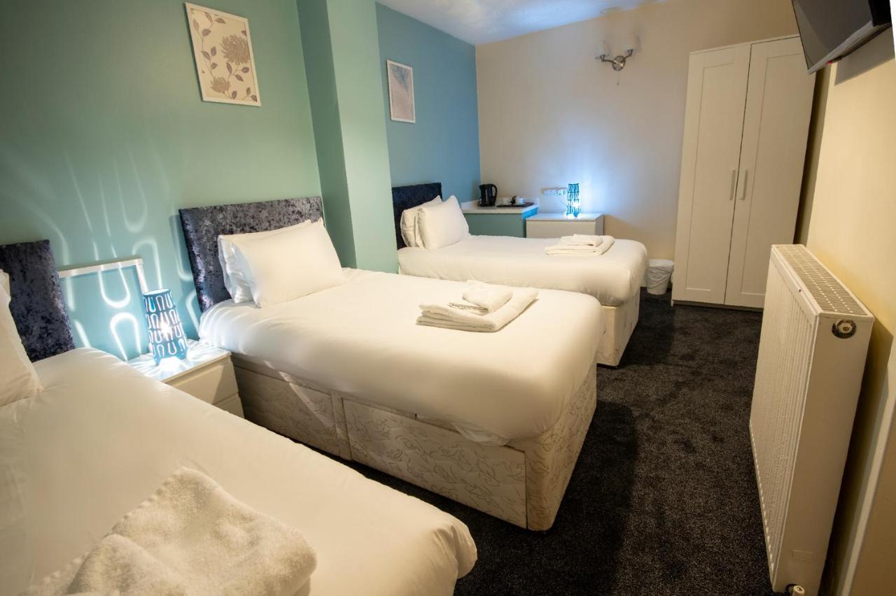 Irvine Riverside Guesthouse By Payman Club Екстер'єр фото