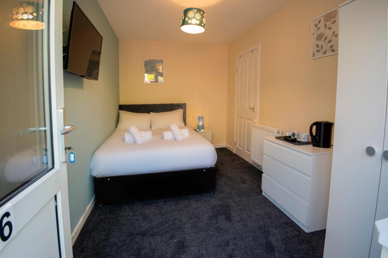 Irvine Riverside Guesthouse By Payman Club Екстер'єр фото